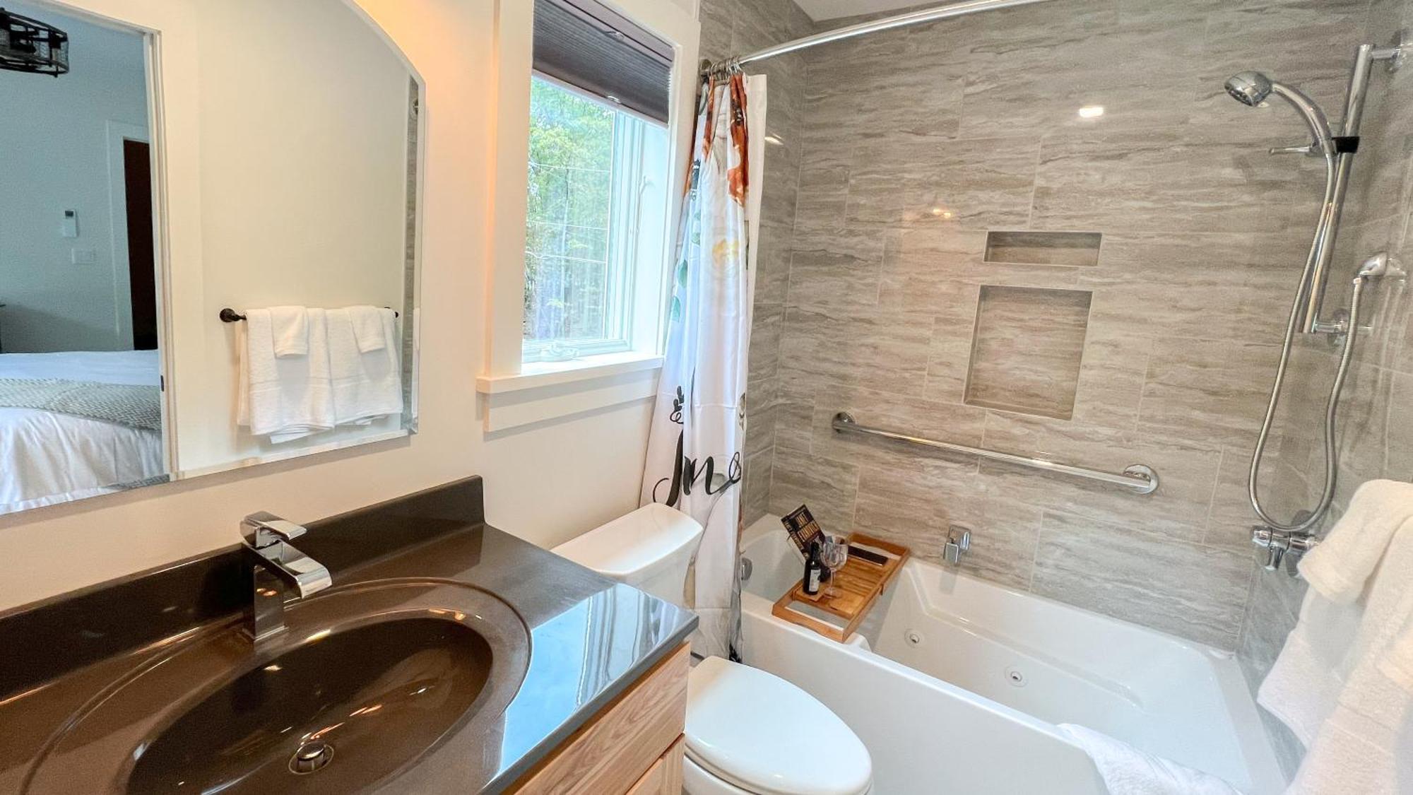 Four Seasons For Fun Bed & Breakfast Lakeville Exteriör bild